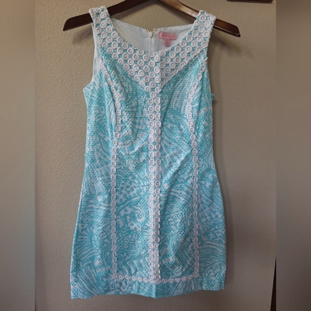 Lilly Pulitzer McFarlane Blue Sea Cups Lace Detail Mini Dress. Womens size 2